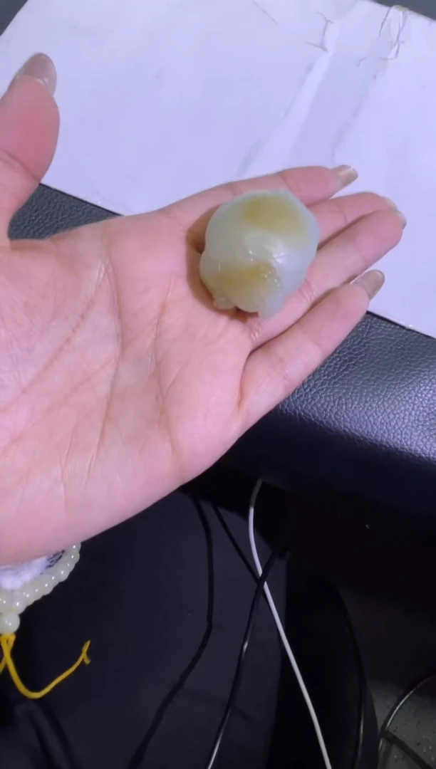 吊坠(赠链)未镶嵌和田玉金山糖白貔貅（产地直发）