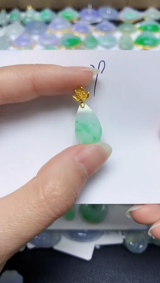 翡翠未镶嵌颈饰天然缅甸翡翠A货