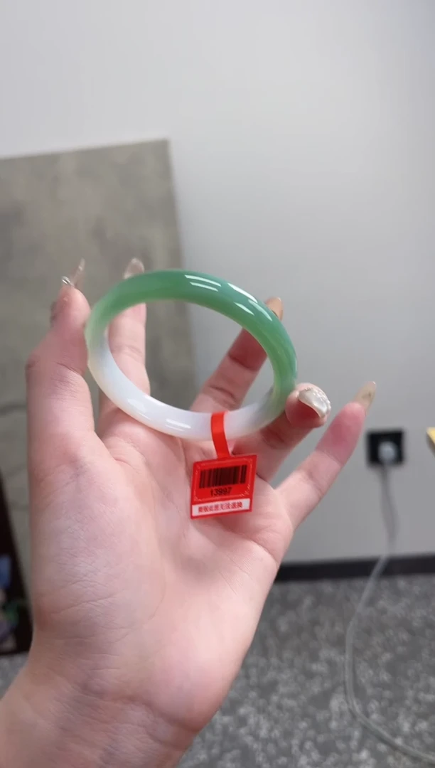 【闪购商品】玛瑙/玉髓手镯未镶嵌55圈 需要包容