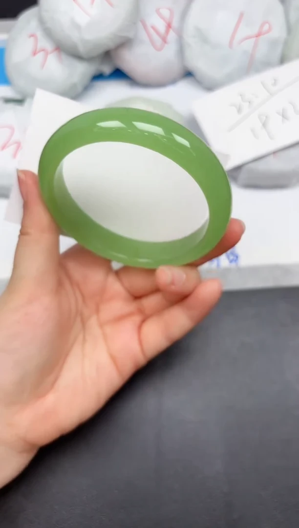 未镶嵌手镯石英质玉220-65.2