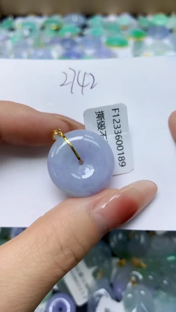 翡翠18K金镶嵌颈饰 天然缅甸翡翠A货