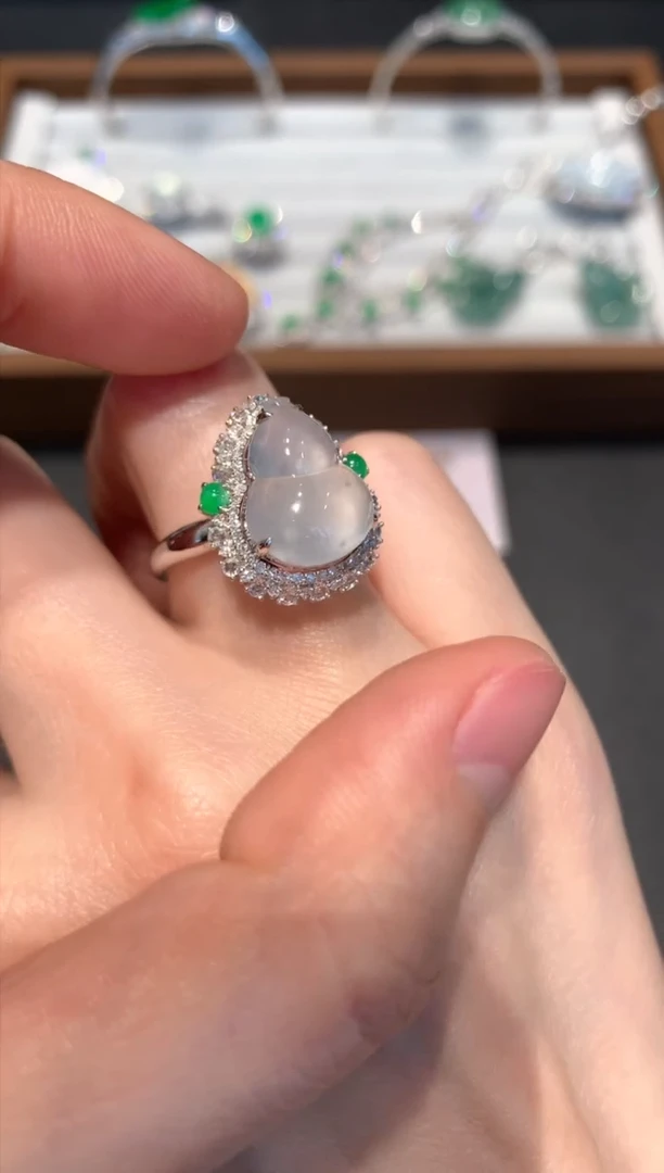 【闪购商品】翡翠戒指18K金镶嵌11800