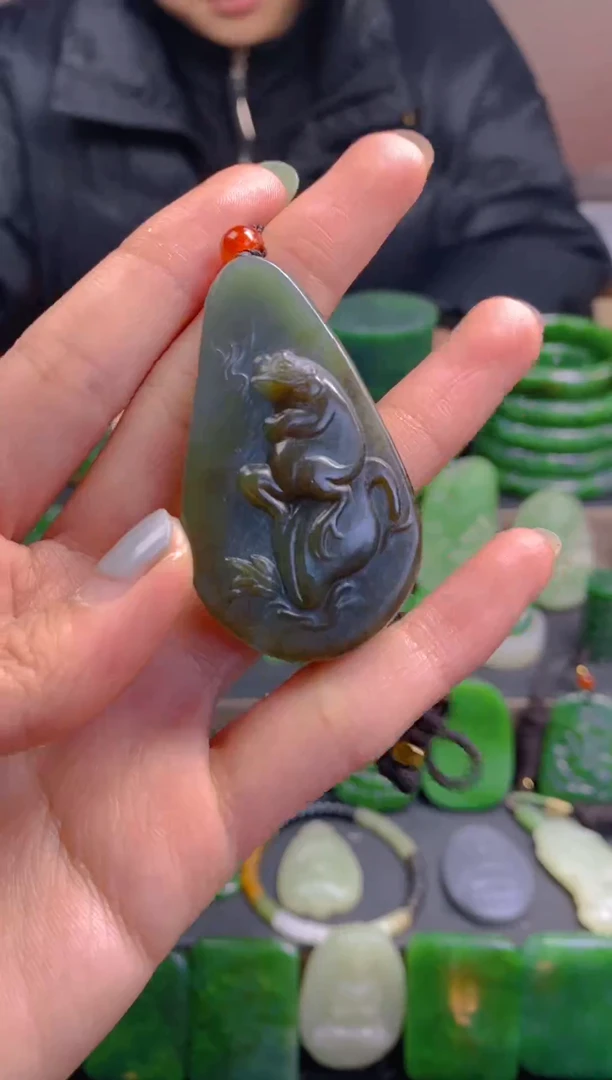 颈饰未镶嵌和田玉1