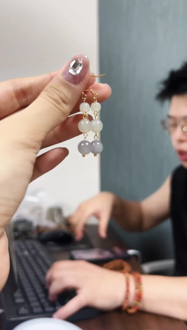 和田玉未镶嵌耳饰烟灰耳钉