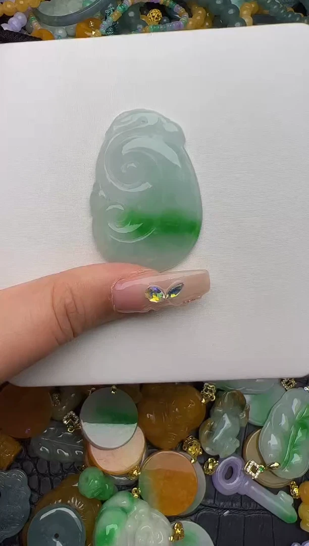 翡翠未镶嵌颈饰天然缅甸翡翠吊坠