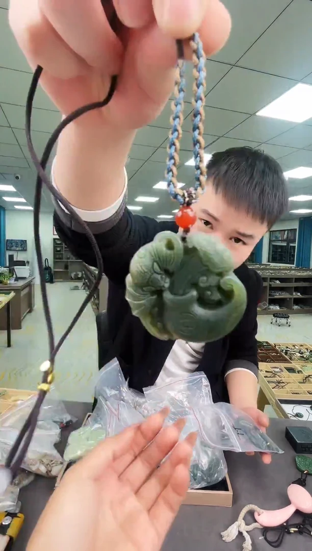 未镶嵌和田玉挂件b31多样性发其一