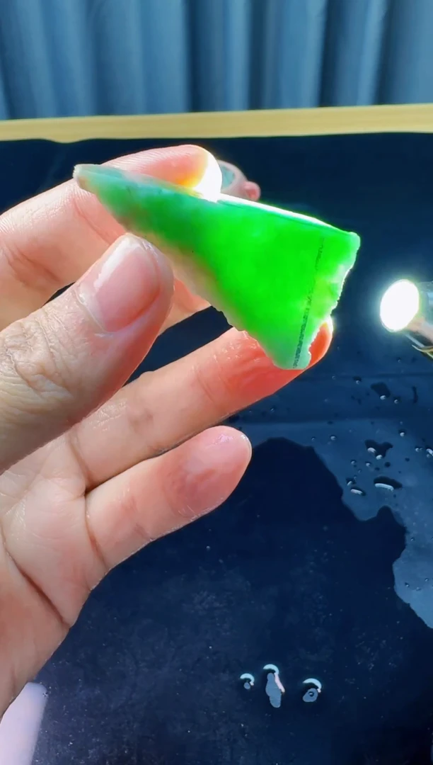 翡翠未镶嵌颈饰0100天然缅甸A货翡翠