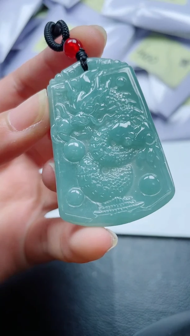 翡翠未镶嵌颈饰