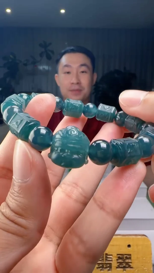 翡翠未镶嵌颈饰大***利651651