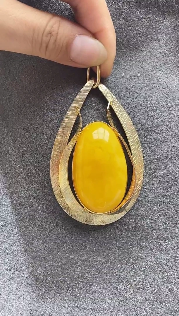 裸石琥珀未镶嵌吊坠
