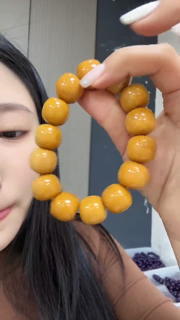 未镶嵌手串和田玉黄沁卡16老型