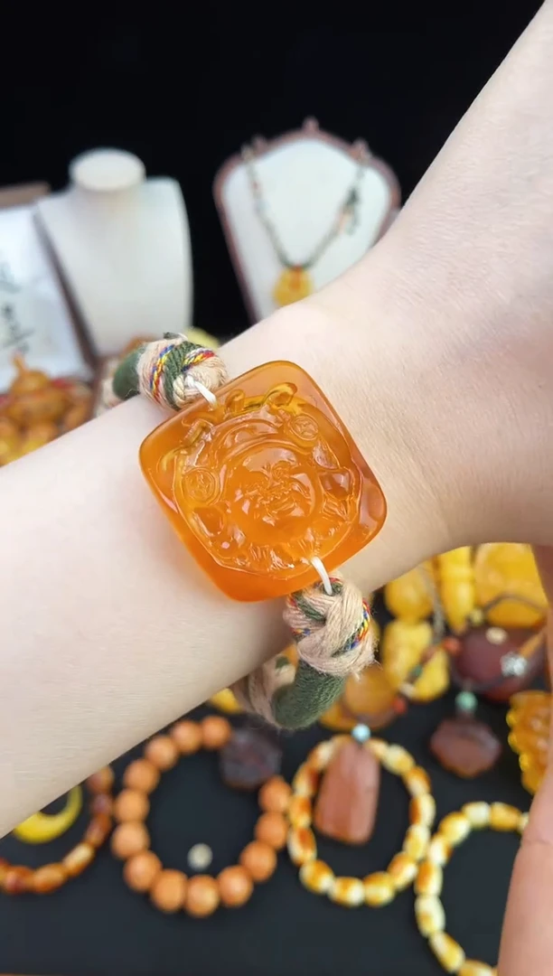 未镶嵌琥珀珠宝奇石柒月
