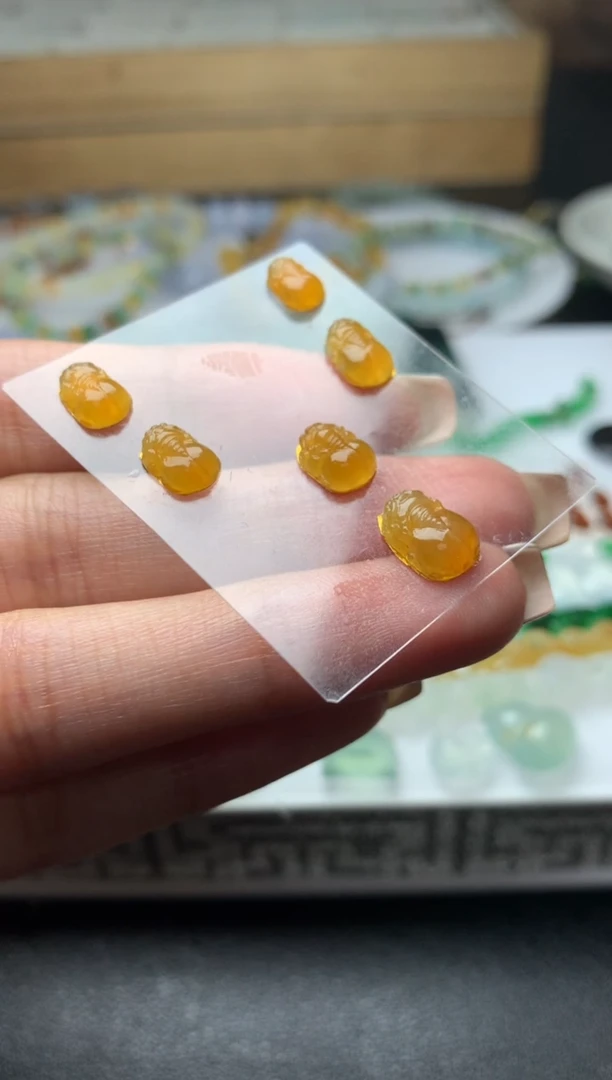 定制翡翠未镶嵌毛货{定金500尾款2000}