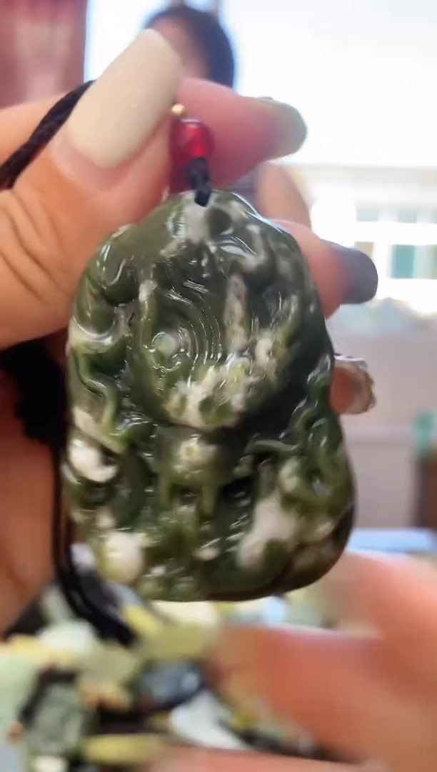 未镶嵌岫玉吊坠