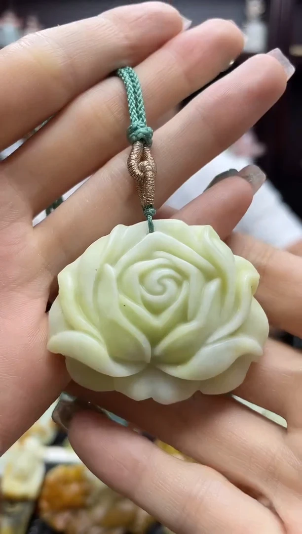 未镶嵌岫玉吊坠·