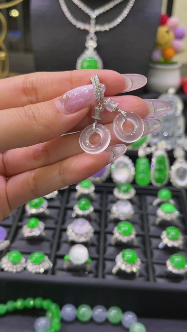 18K金镶嵌翡翠耳饰耳坠