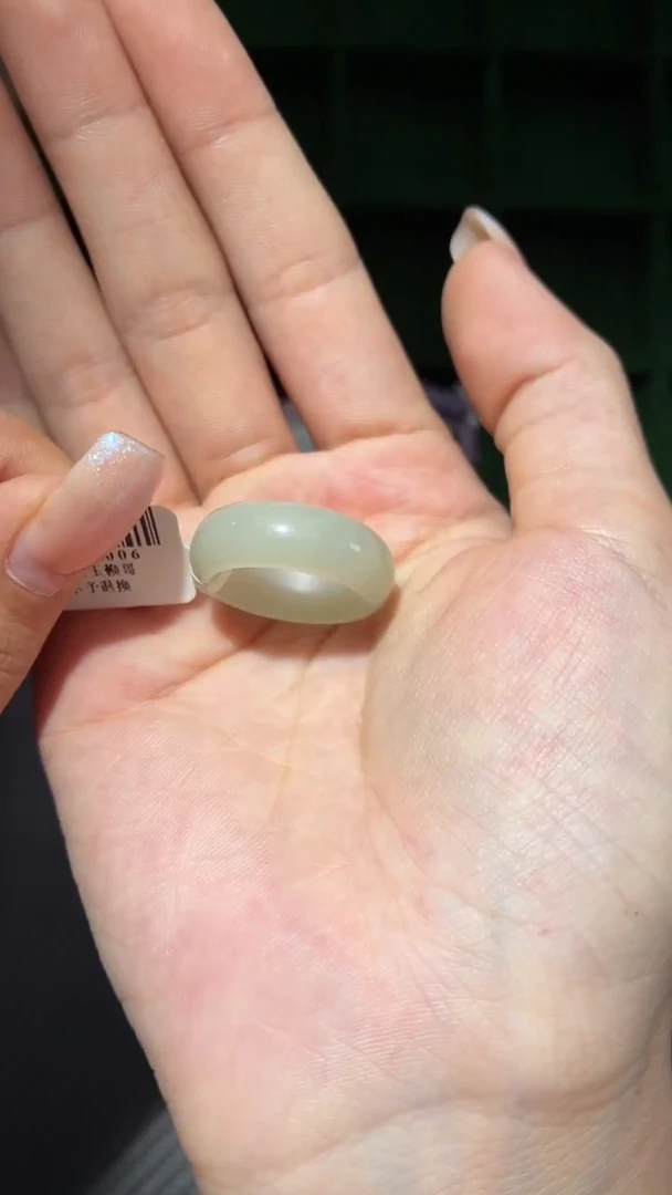 未镶嵌戒圈和田玉且末近矿微色差高青白18+戒圈