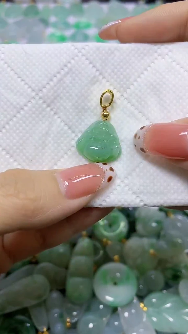 颈饰未镶嵌翡翠天然翡翠A货