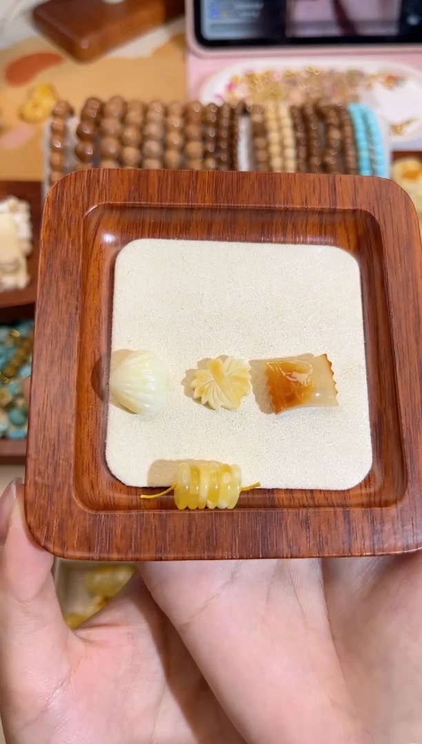 【闪购商品】蜜蜡裸石未镶嵌配件套装