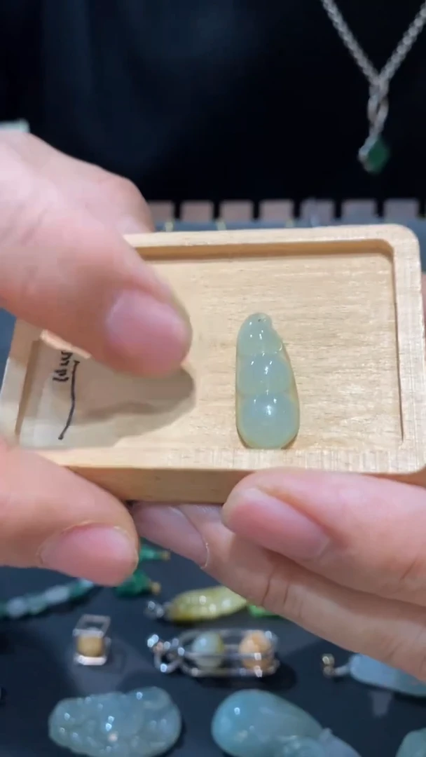 吊坠(不含链)未镶嵌翡翠福豆
