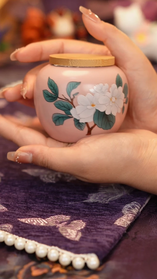 山茶花茶叶罐········