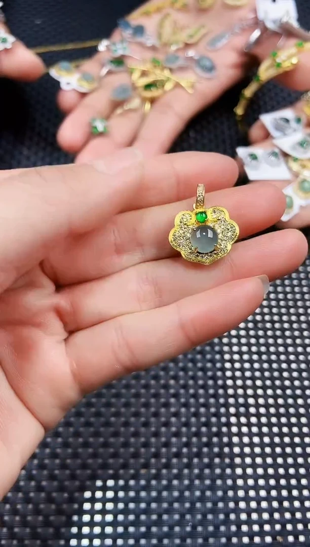 【闪购商品】翡翠吊坠(不含链)未镶嵌111111111