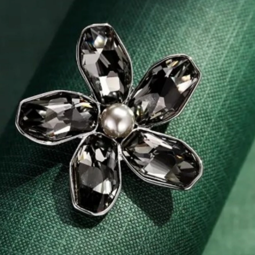 铜合金仿水晶胸针 禧娘娘-小众手工时尚创意复古大衣胸针-S3457