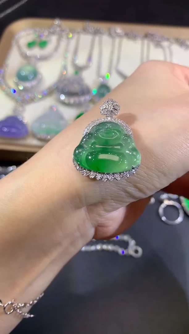 吊坠(不含链)18K金镶嵌翡翠52-佛公