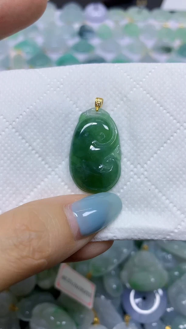 翡翠18K金镶嵌颈饰天然翡翠A货