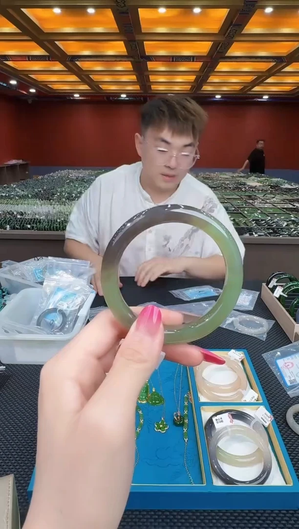 和田玉手镯未镶嵌7号圈口56+