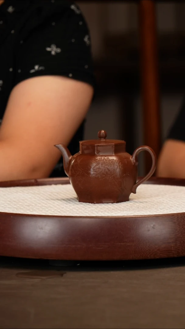 茶壶紫砂【耿浩】八銮 带刻绘200c