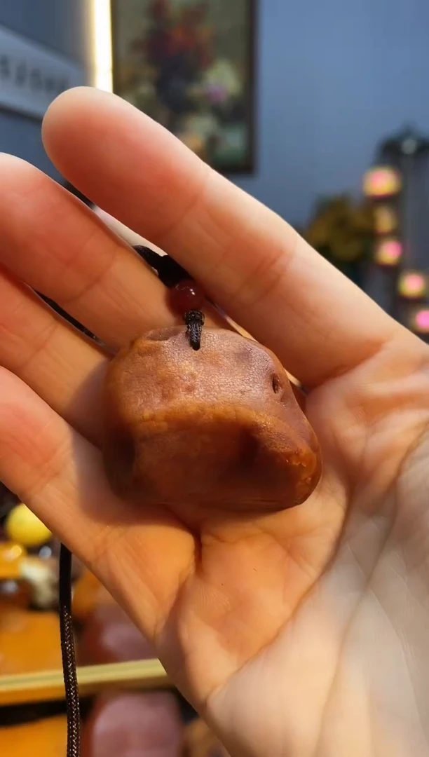 琥珀颈饰未镶嵌挂件