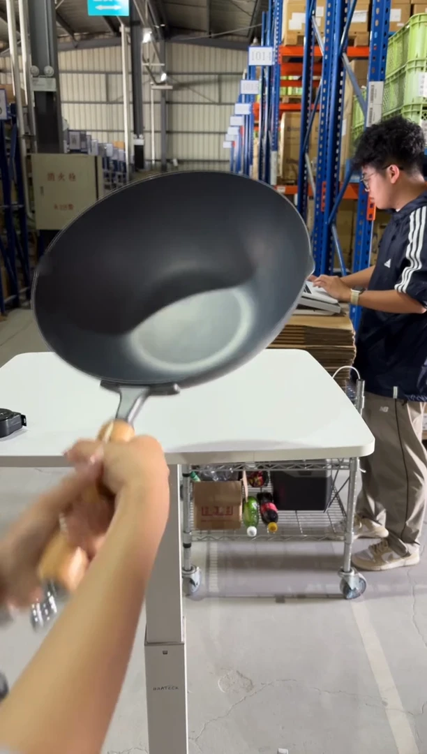 玻璃纸深味平底30cm炒锅深味平底30cm炒锅