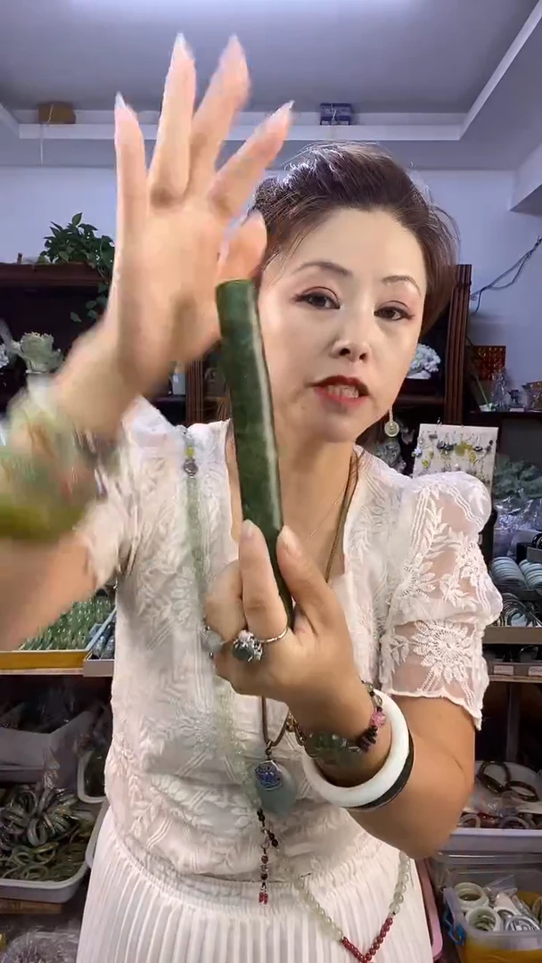 未镶嵌蛇纹石玉擀面杖多样性发货其中之一