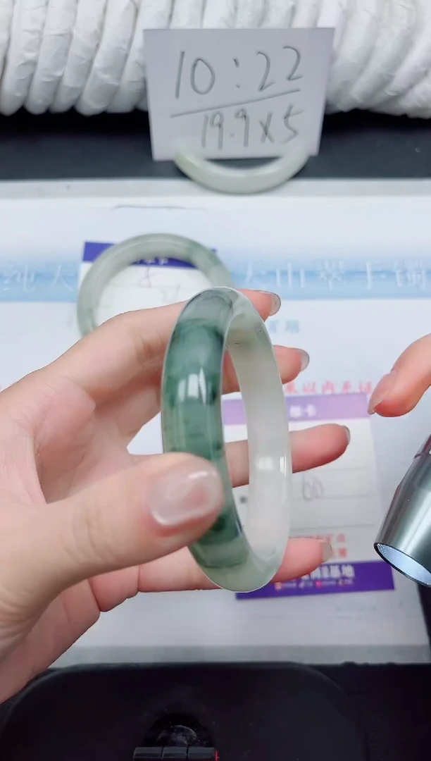 【闪购商品】石英质玉手镯未镶嵌6-60