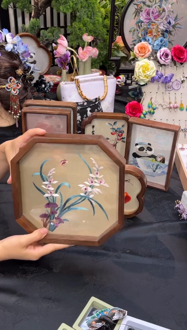 织绣杨*咩非遗苏绣手工饰品