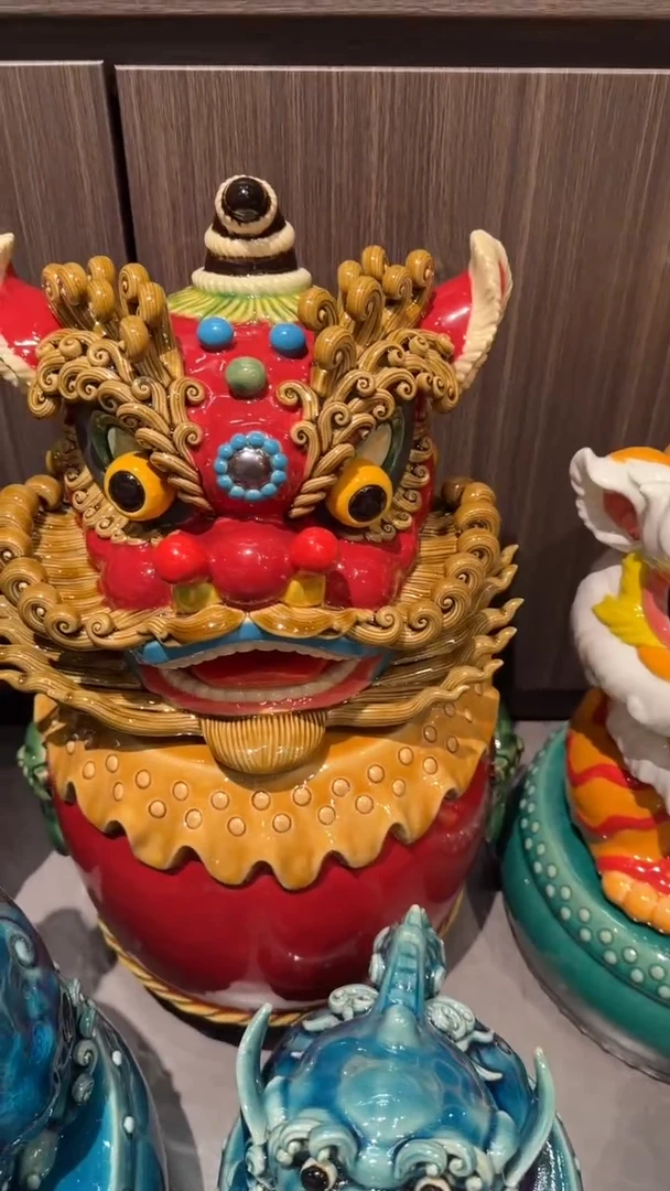 陶瓷g****n红色醒狮鼓一件