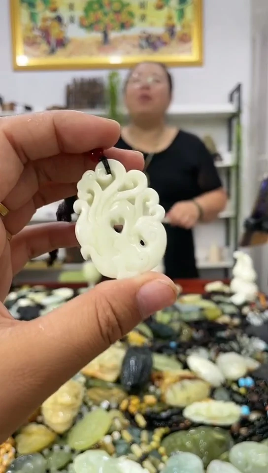 岫玉未镶嵌挂件