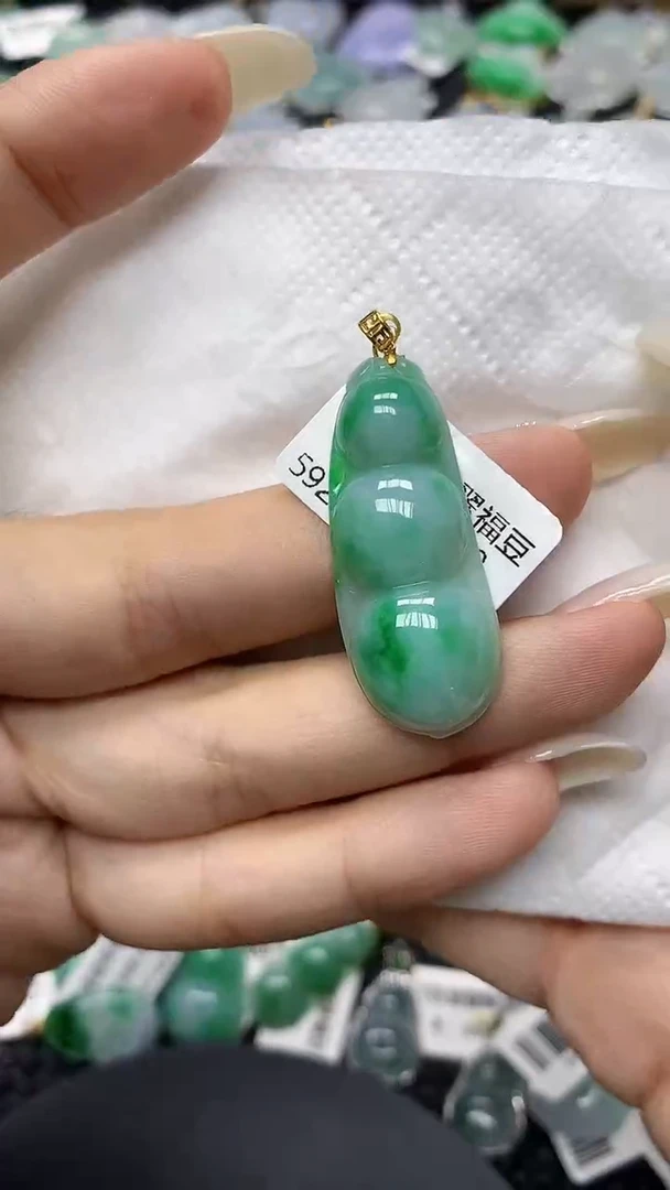颈饰18K金镶嵌翡翠11111111111