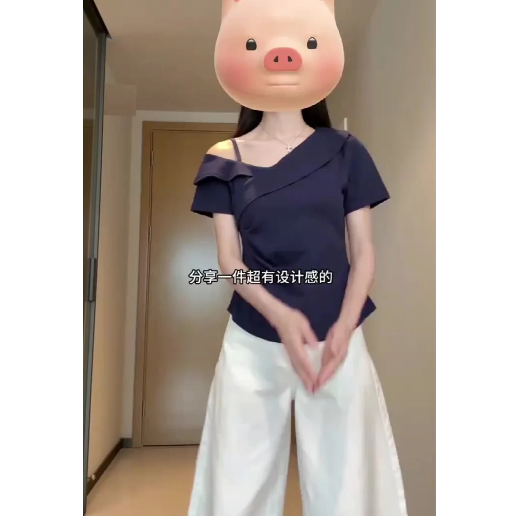 斜肩短袖T恤女夏季辣妹风宽松设计感露肩上衣胖MM不规则别致小衫