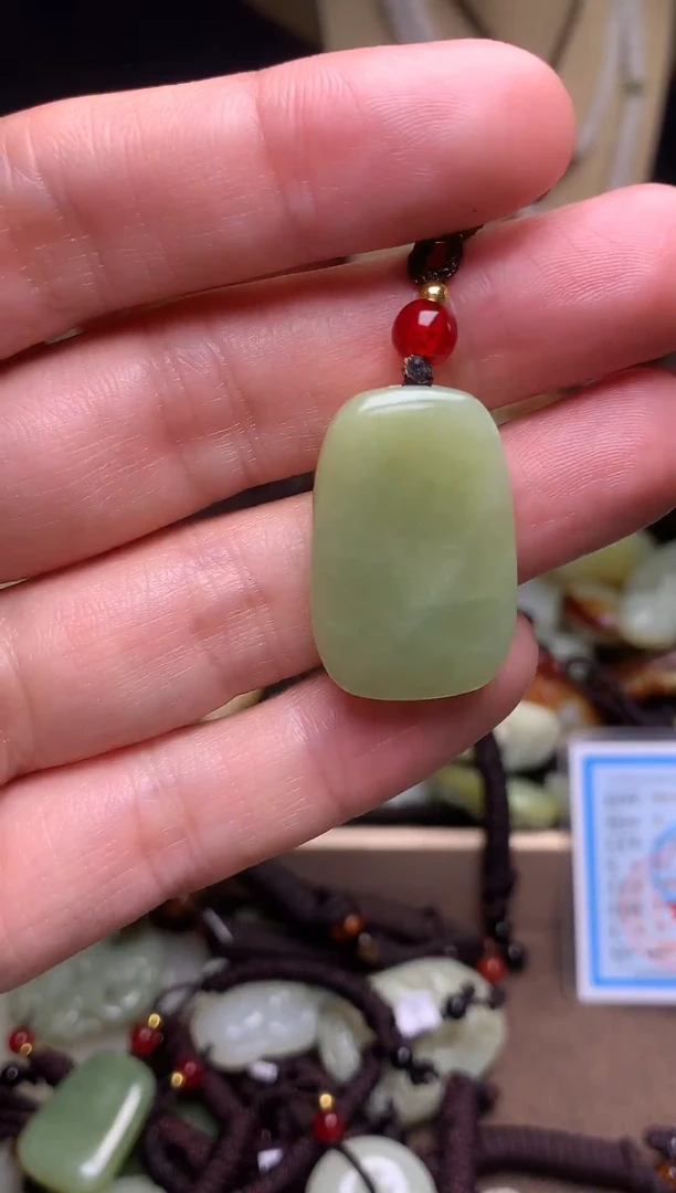 颈饰未镶嵌和田玉新疆料青海料清水和田玉吊坠