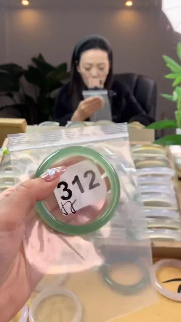 【闪购商品】玛瑙/玉髓手镯未镶嵌312