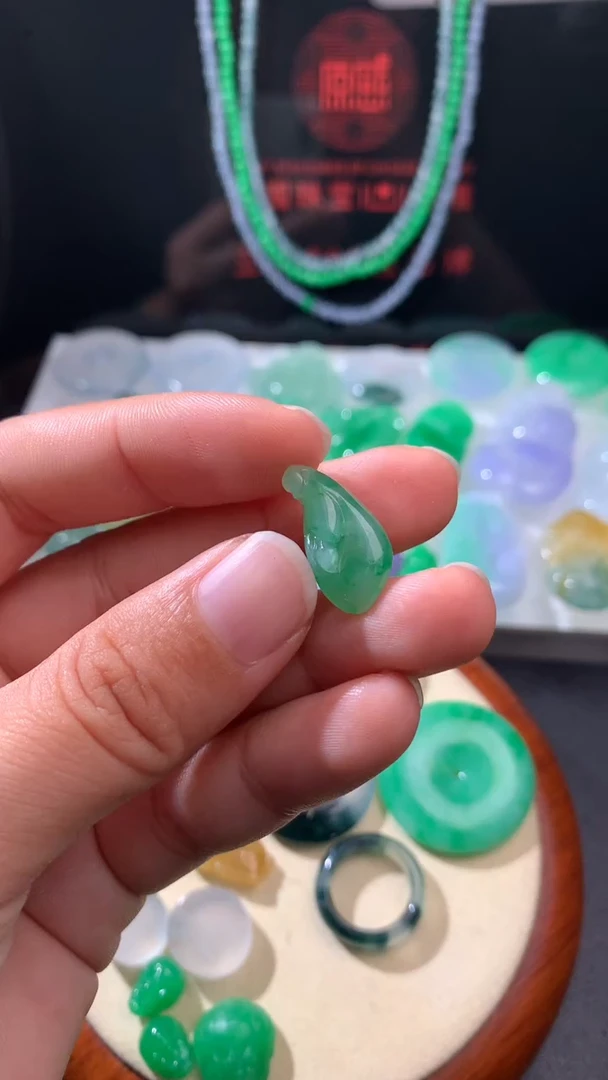 未镶嵌定制翡翠