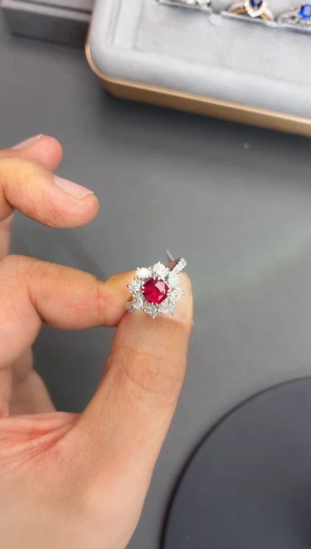 18K金镶嵌戒指红宝石1.51ct/无烧鸽血红/GRS主证鸽血/憨憨回归价