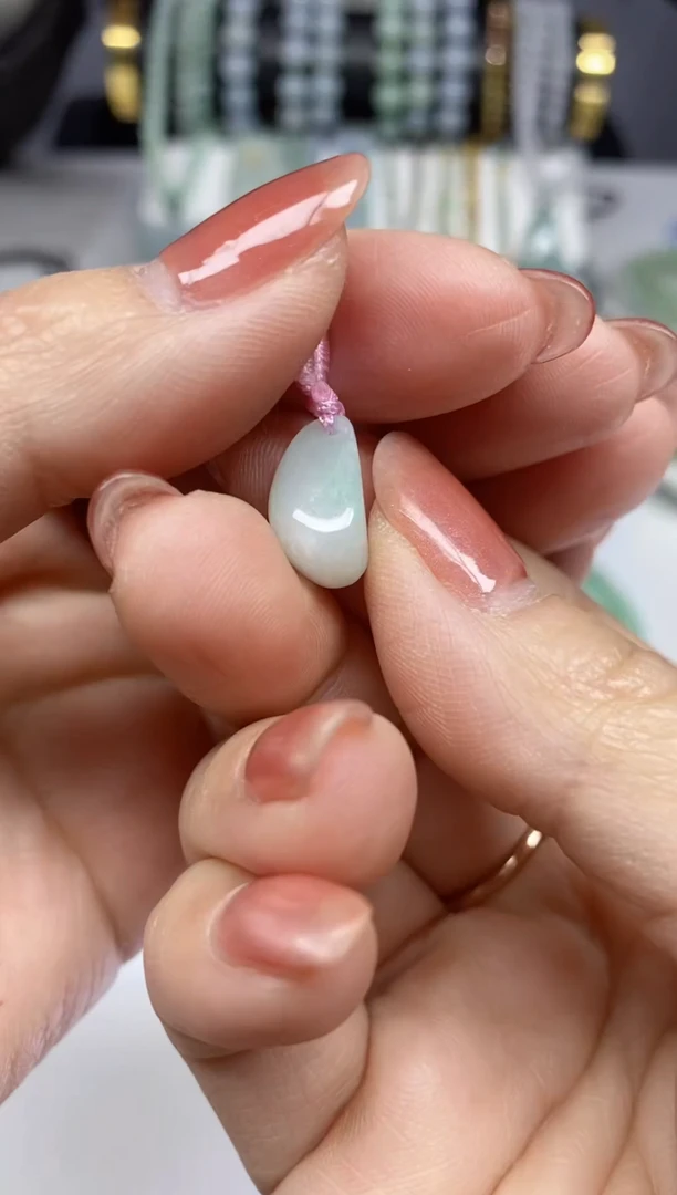 【闪购商品】翡翠吊坠(不含链)未镶嵌天然缅甸翡翠A货随型挂件