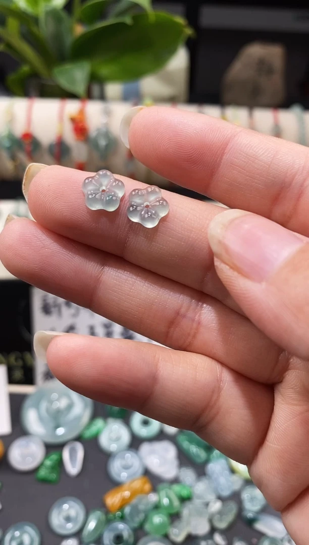 翡翠散珠小花一对