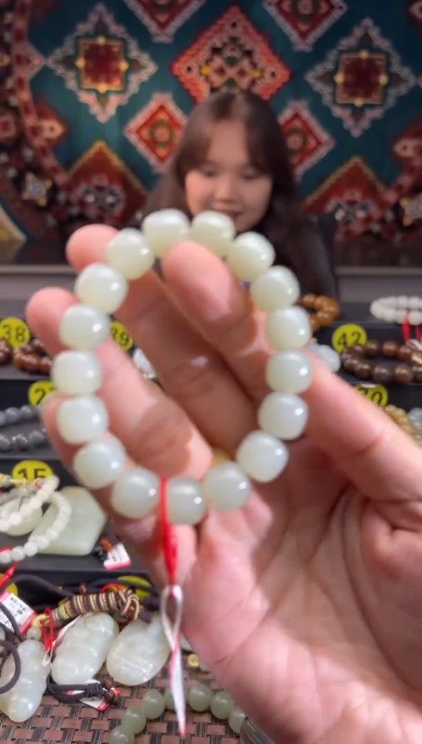 手串未镶嵌和田玉且末料青白玉老型珠手串卡11*12