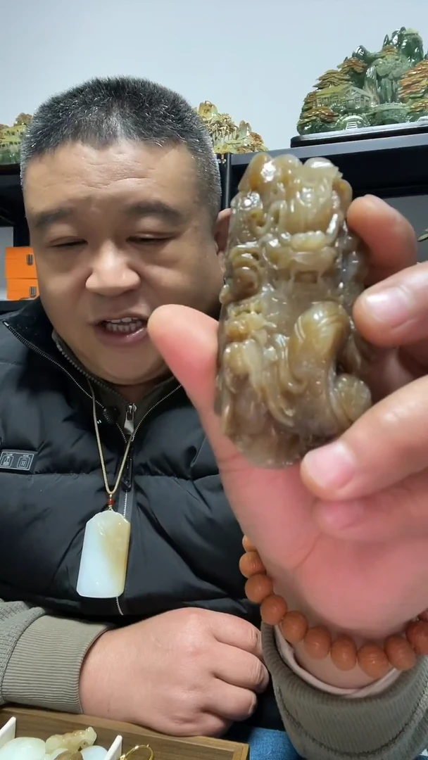 吊坠(赠链)未镶嵌和田玉糖料盘龙柱把件