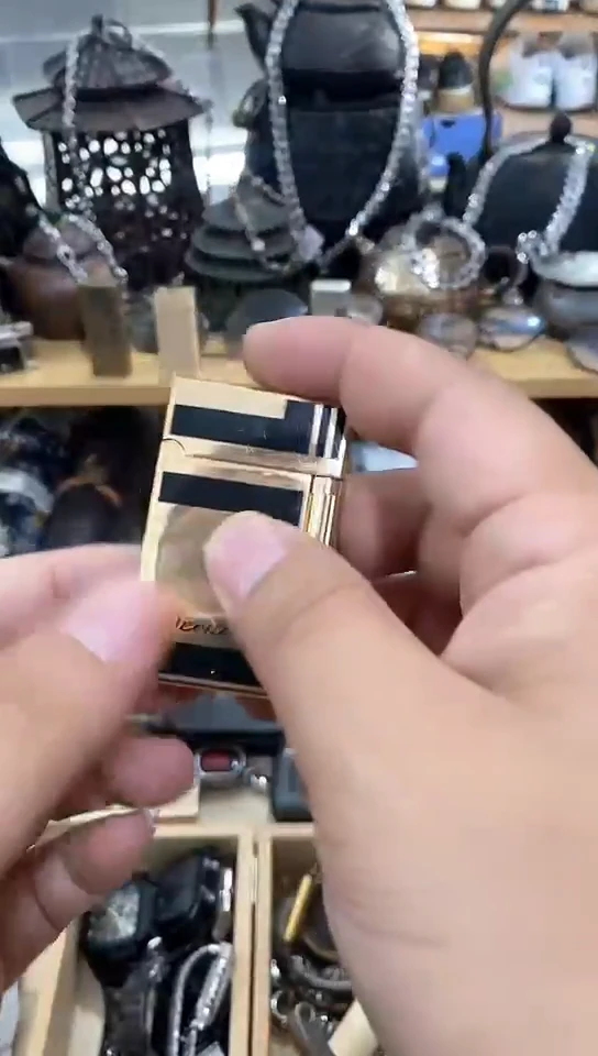 瓷片闪购商品  如图所示