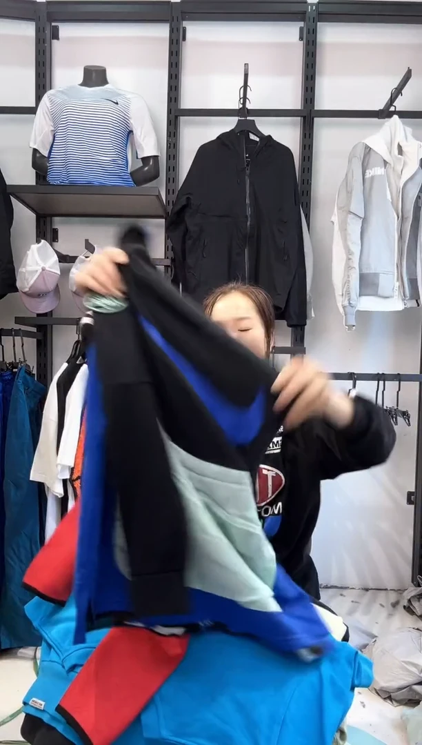 2726   编码  耐克卫衣服饰过款为准 尺码
